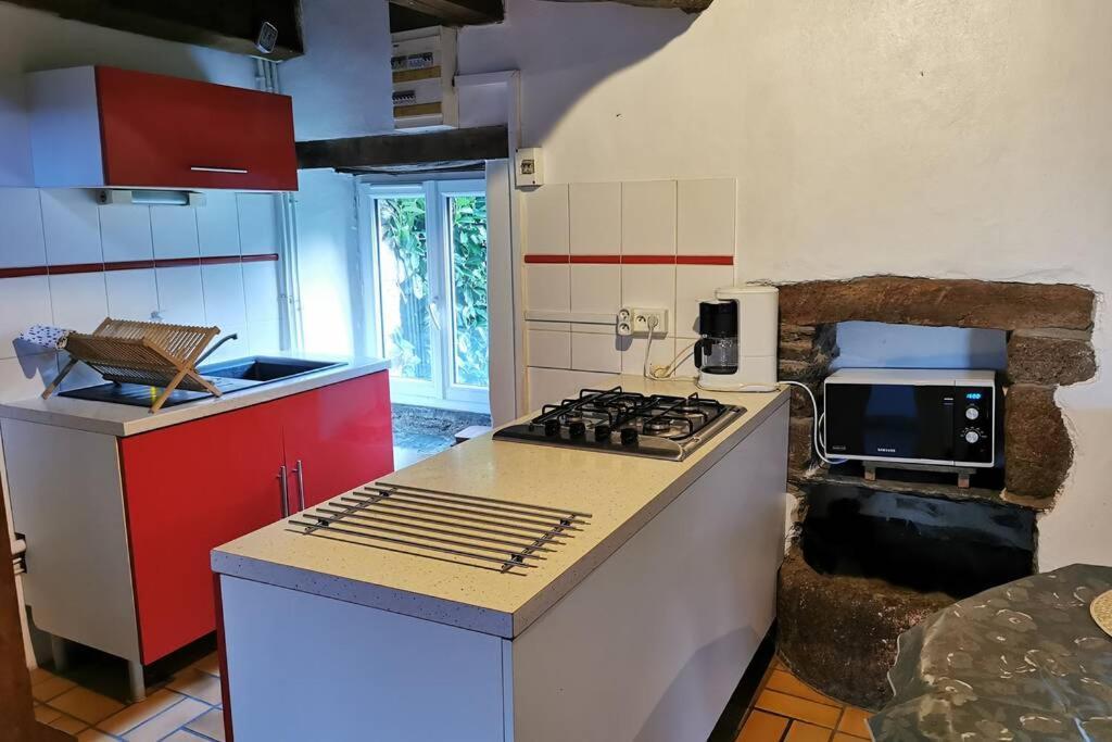 Petite Maison Dans Les Monts D'Arree Ty Coz Commana Exterior foto
